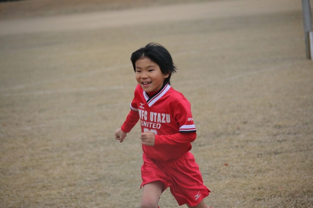 小学生のサッカーで脳震盪が起きた時の注意点は？