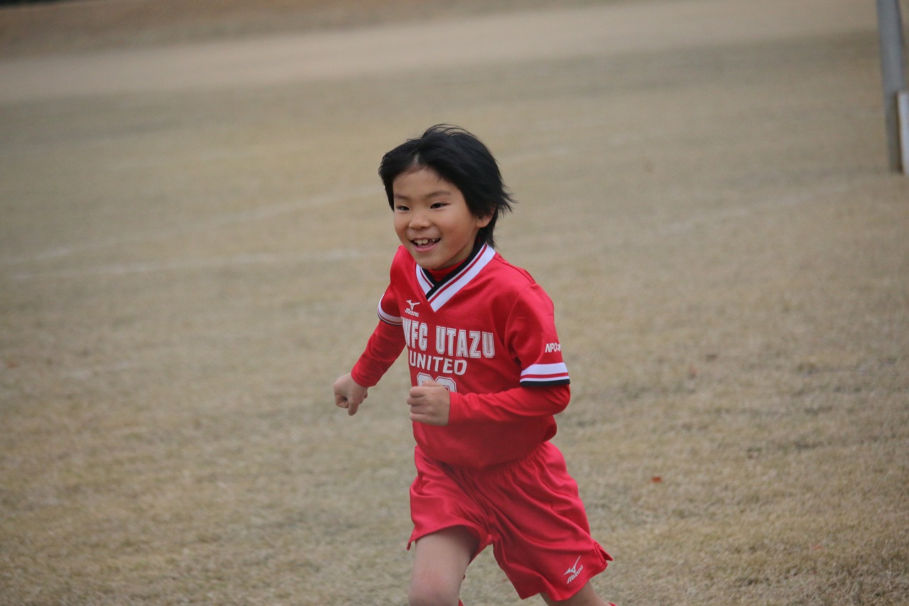 小学生のサッカーで脳震盪が起きた時の注意点は？