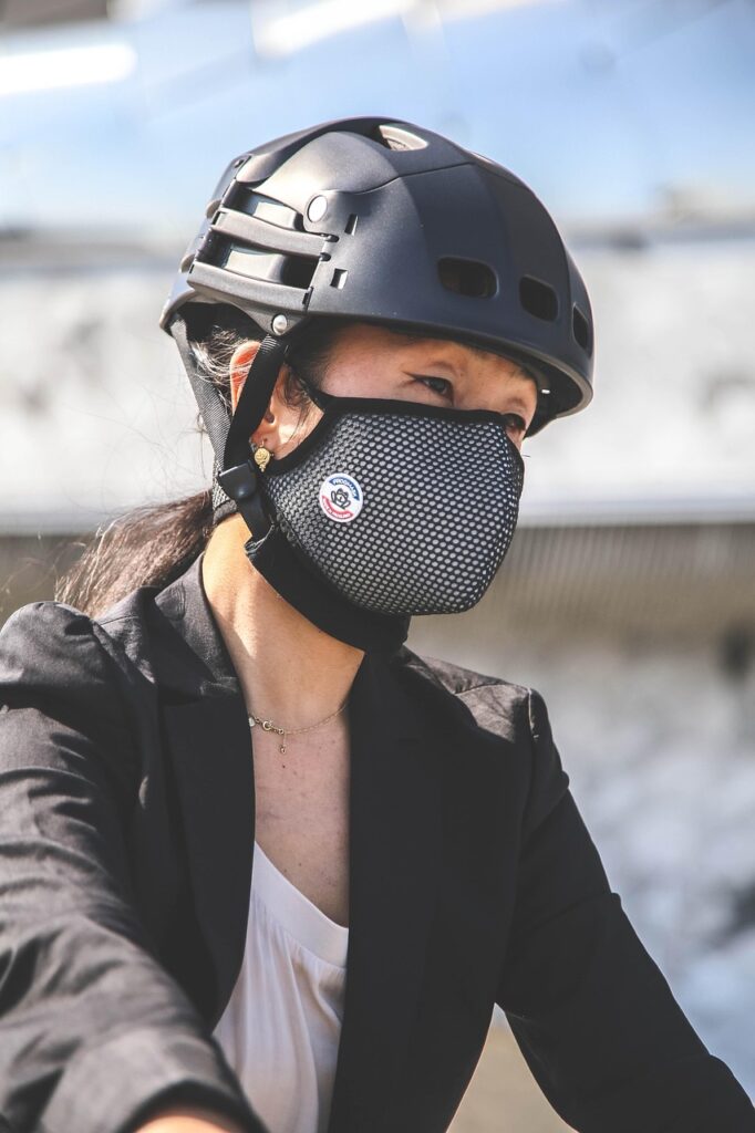 ヘルメットは脳震盪防止にどのような効果があるのか？
