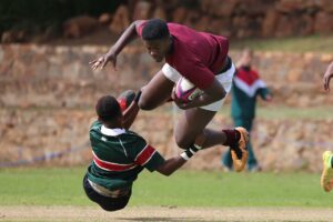 ラグビーでタックルによる脳震盪を防ぐためのポイントは？