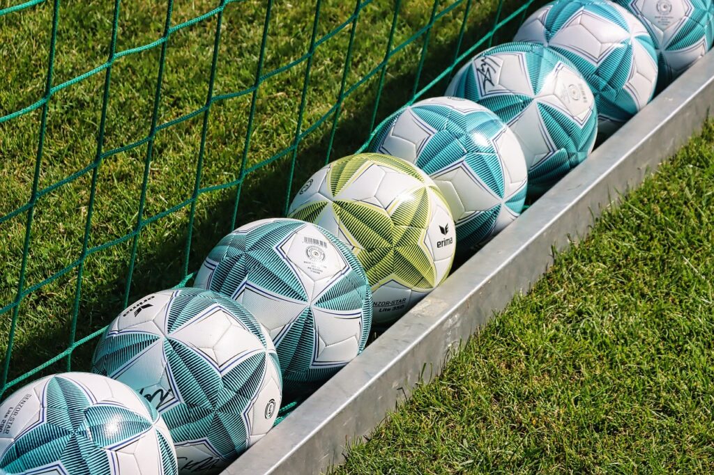 ジュニアサッカーにおけるヘディングのルールとは？